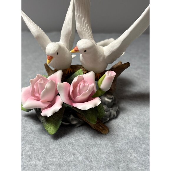Holsted House Enchanting White Doves the Porcelain Garden Collection Birds 2001 - Picture 4 of 16